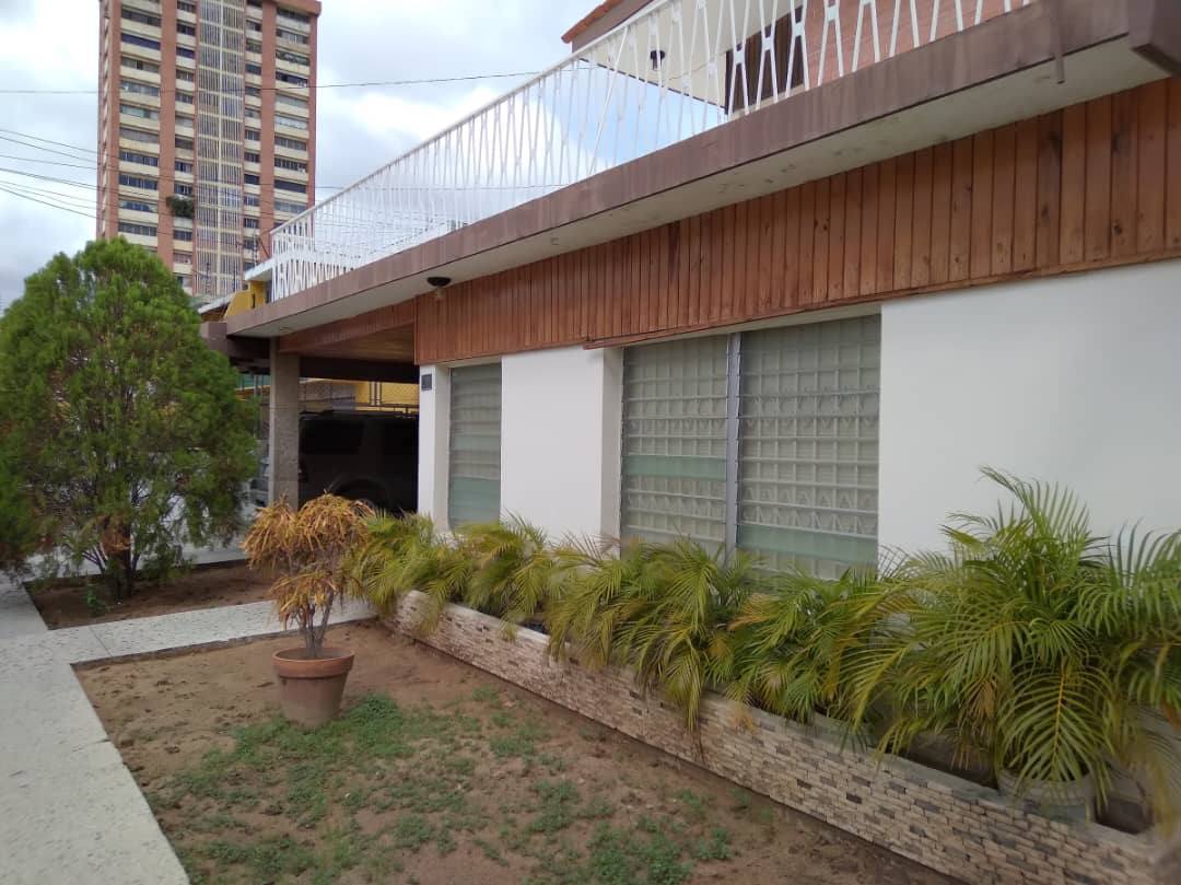 Casa quinta de dos plantas, foto 2 de 7